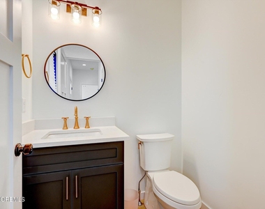 104 Lawrence Drive - Photo Thumbnail 4