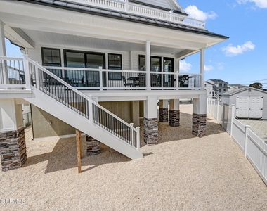 104 Lawrence Drive - Photo Thumbnail 31