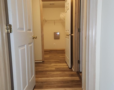 21 Timberline Drive - Photo Thumbnail 8