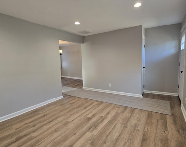 554 Lillie Road - Photo Thumbnail 3