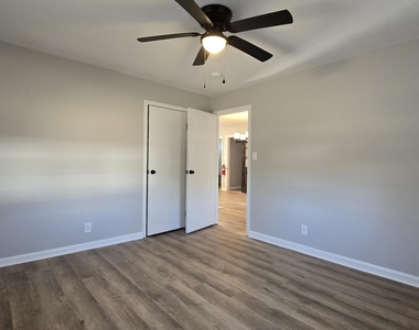 554 Lillie Road - Photo Thumbnail 16