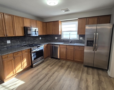 554 Lillie Road - Photo Thumbnail 8