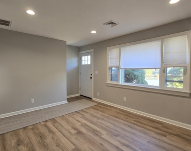 554 Lillie Road - Photo Thumbnail 4