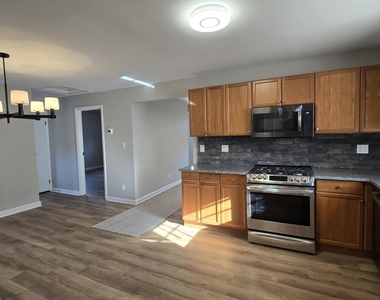 554 Lillie Road - Photo Thumbnail 9