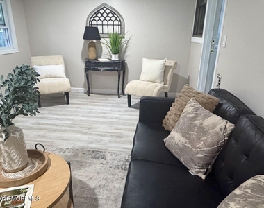 335 Elizabeth Avenue - Photo Thumbnail 6