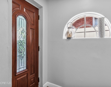 12 Jacobson Street - Photo Thumbnail 2