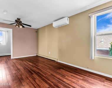 12 Jacobson Street - Photo Thumbnail 13