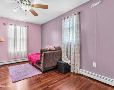 12 Jacobson Street - Photo Thumbnail 16