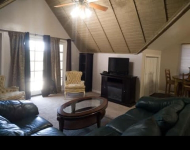 20212 E Pecan Lane - Photo Thumbnail 5