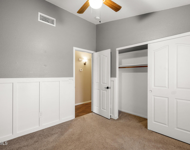7936 W Taro Lane - Photo Thumbnail 19