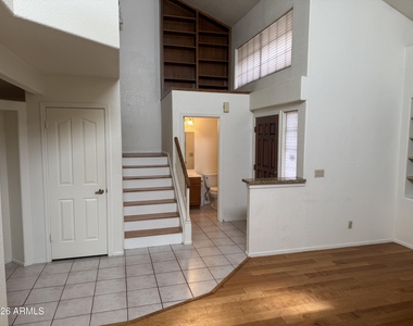 25 W La Vieve Lane - Photo Thumbnail 1