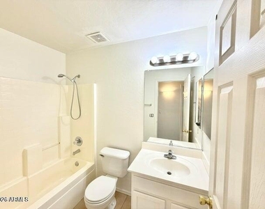 13740 W Keim Drive - Photo Thumbnail 14