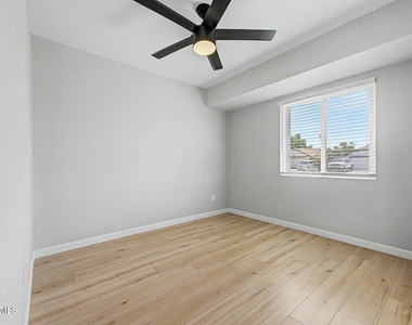 908 W Ross Avenue - Photo Thumbnail 21