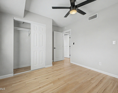 908 W Ross Avenue - Photo Thumbnail 22