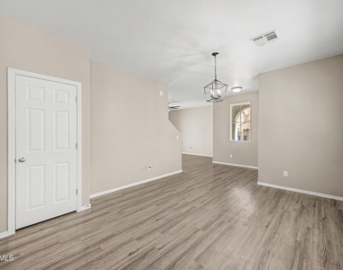 5452 W Fulton Street - Photo Thumbnail 10