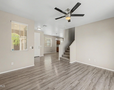 5452 W Fulton Street - Photo Thumbnail 8