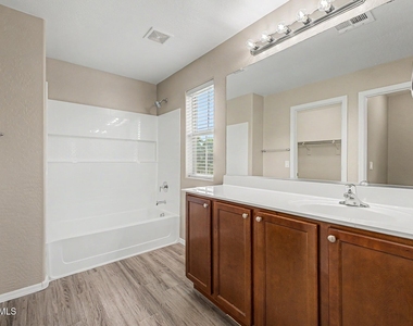 5452 W Fulton Street - Photo Thumbnail 4