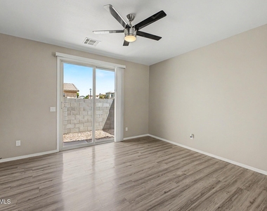 5452 W Fulton Street - Photo Thumbnail 2