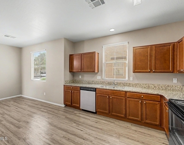 5452 W Fulton Street - Photo Thumbnail 12