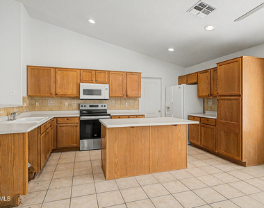 15665 W Carmen Drive - Photo Thumbnail 7