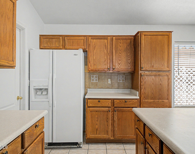 15665 W Carmen Drive - Photo Thumbnail 8