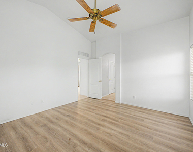 15665 W Carmen Drive - Photo Thumbnail 12