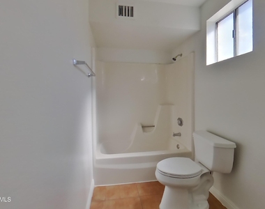 3938 W Redfield Road - Photo Thumbnail 11