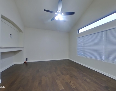 16286 N 159th Drive - Photo Thumbnail 1