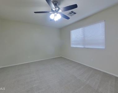 16286 N 159th Drive - Photo Thumbnail 6