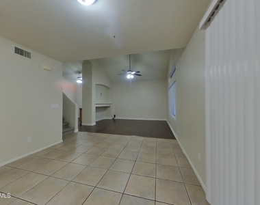 16286 N 159th Drive - Photo Thumbnail 3