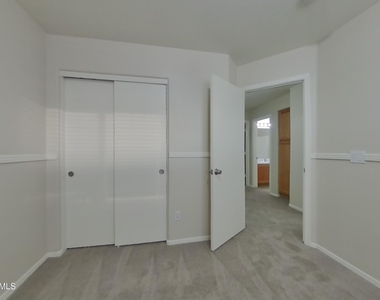 16286 N 159th Drive - Photo Thumbnail 11
