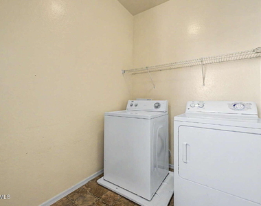 4172 E Santa Fe Lane - Photo Thumbnail 15