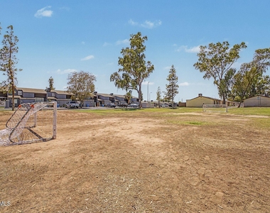 3646 N 69th Avenue - Photo Thumbnail 24