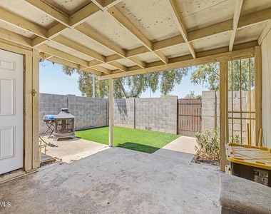 3646 N 69th Avenue - Photo Thumbnail 17