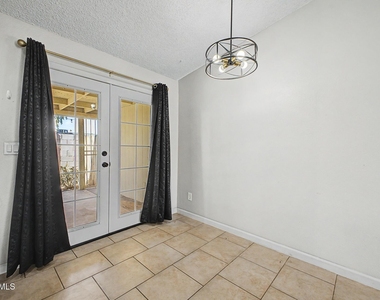 3646 N 69th Avenue - Photo Thumbnail 6
