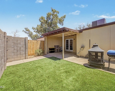 3646 N 69th Avenue - Photo Thumbnail 19