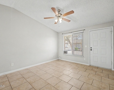 3646 N 69th Avenue - Photo Thumbnail 3