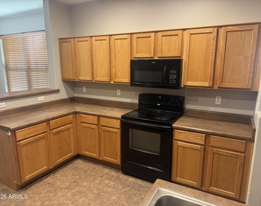 46156 W Barbara Lane - Photo Thumbnail 5