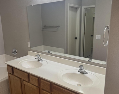 46156 W Barbara Lane - Photo Thumbnail 9