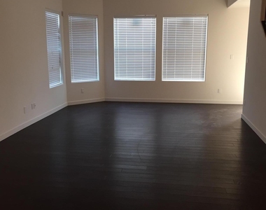 1502 E Dunlap Avenue - Photo Thumbnail 6
