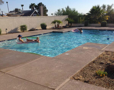1502 E Dunlap Avenue - Photo Thumbnail 2