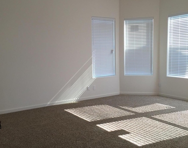 1502 E Dunlap Avenue - Photo Thumbnail 12