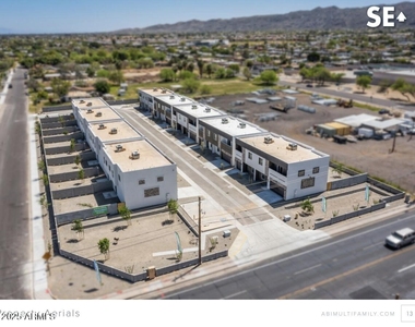 6631 S 7th Street - Photo Thumbnail 7