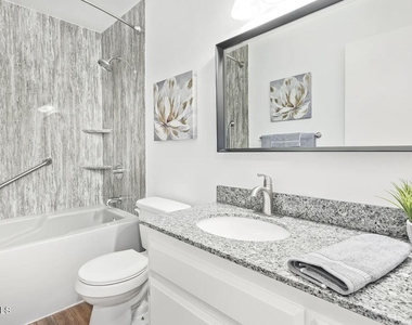 5525 E Thomas Road - Photo Thumbnail 8