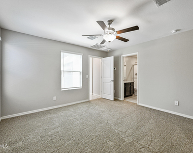8047 W Albeniz Place - Photo Thumbnail 10