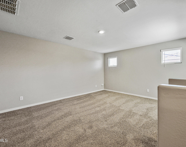 8047 W Albeniz Place - Photo Thumbnail 14