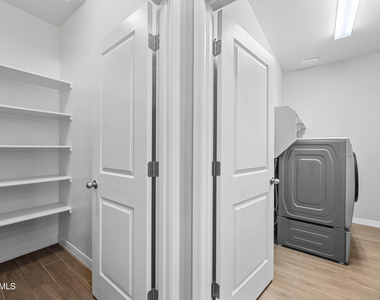 18436 W Carlota Lane - Photo Thumbnail 12