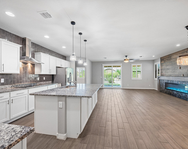 18436 W Carlota Lane - Photo Thumbnail 3