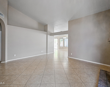 3830 E Tanglewood Drive - Photo Thumbnail 2