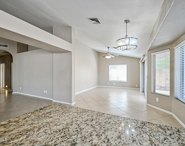 3830 E Tanglewood Drive - Photo Thumbnail 11